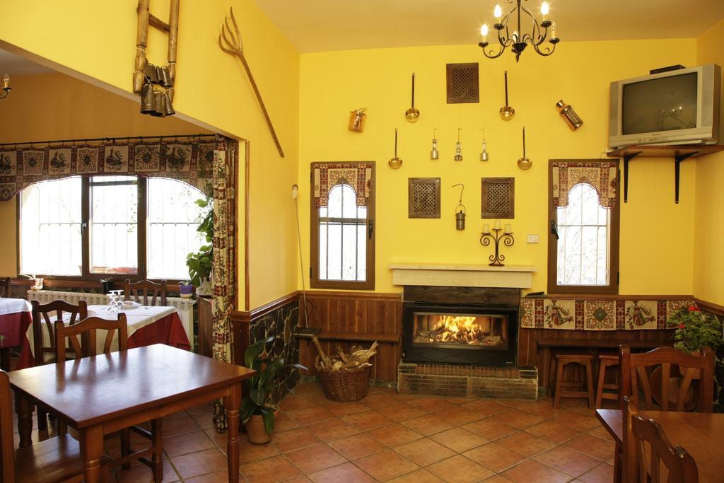 Arroyo de las Fraguas Hostal Restaurante Alto Rey מראה חיצוני תמונה