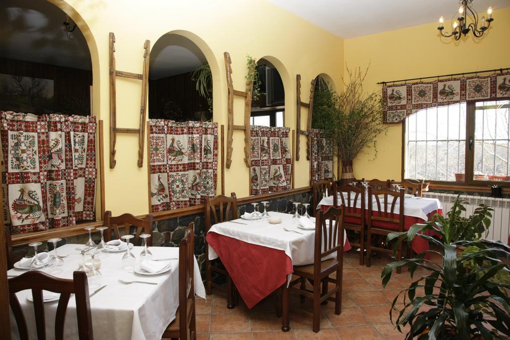 Arroyo de las Fraguas Hostal Restaurante Alto Rey מראה חיצוני תמונה