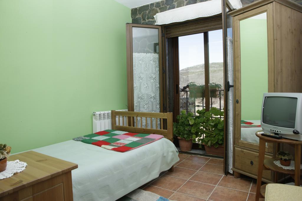 Arroyo de las Fraguas Hostal Restaurante Alto Rey מראה חיצוני תמונה